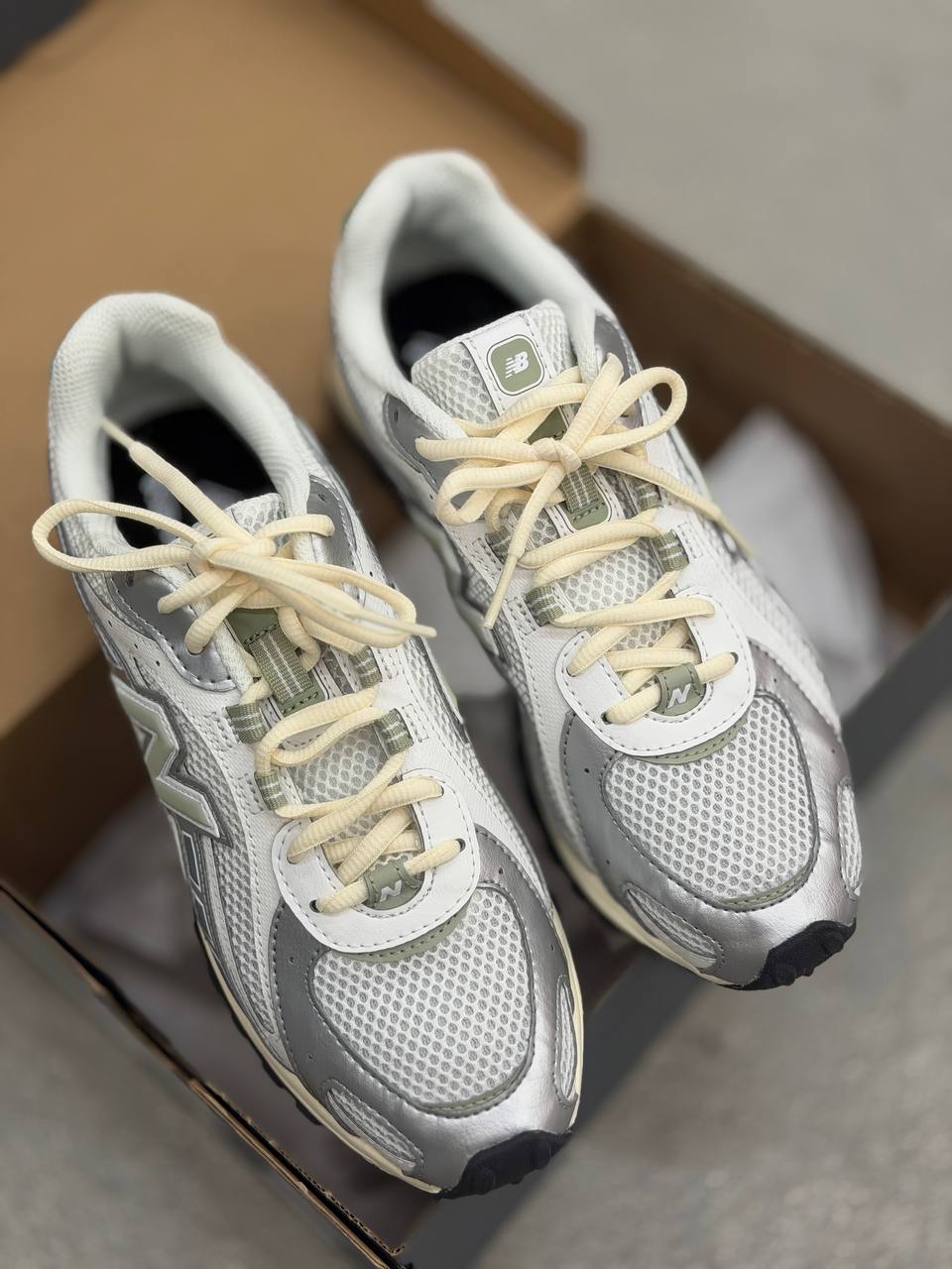 New Balance 🏷️ 92$
