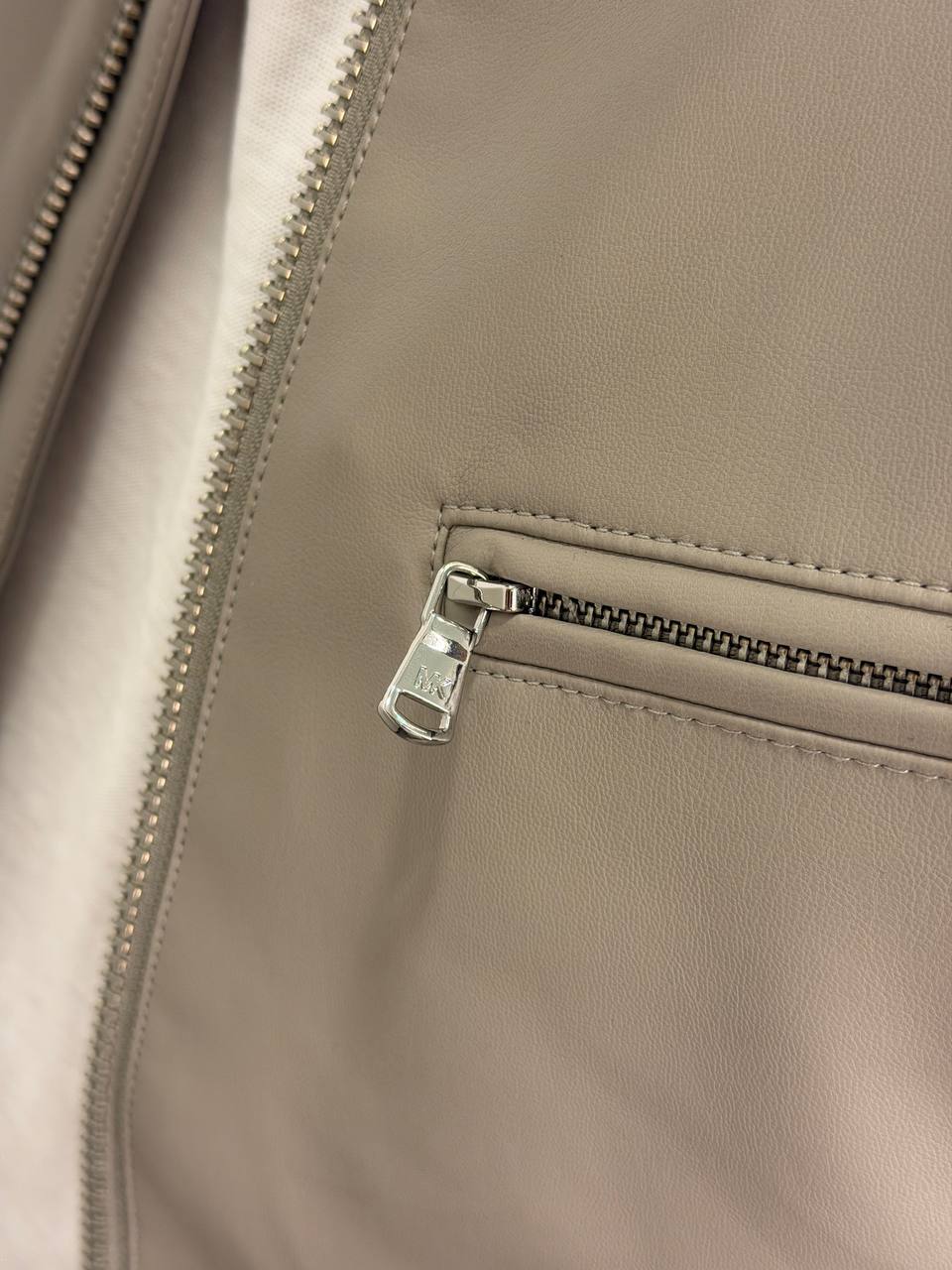 Michael KORS 🏷️ 61$