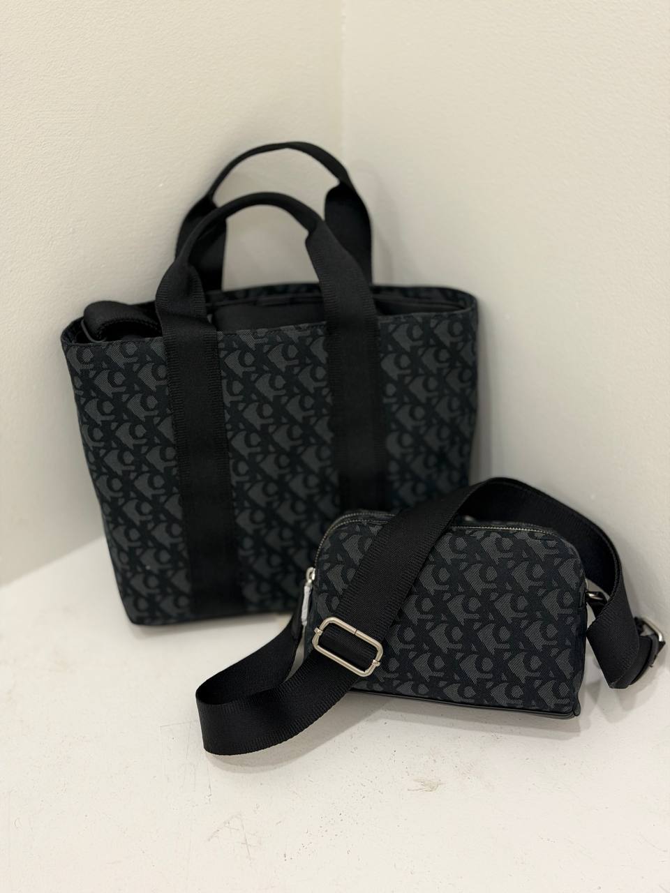 CALVIN KLEIN 🏷️ 50$