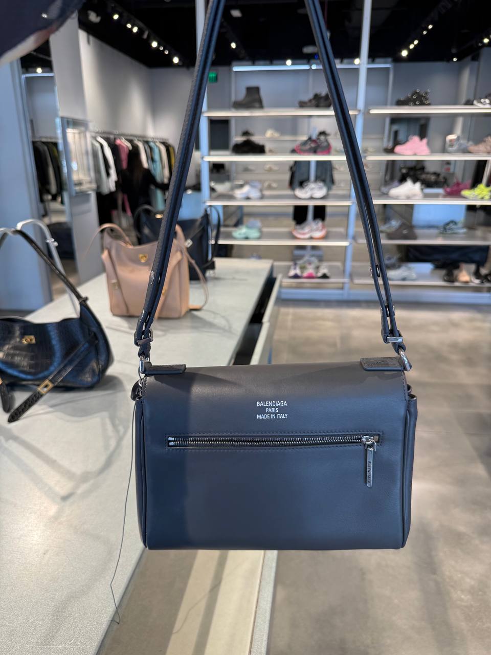 BALENCIAGA