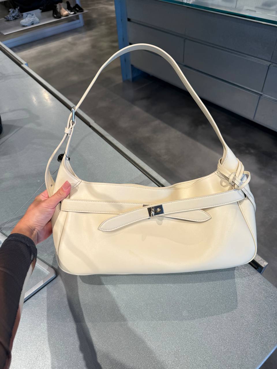BALENCIAGA