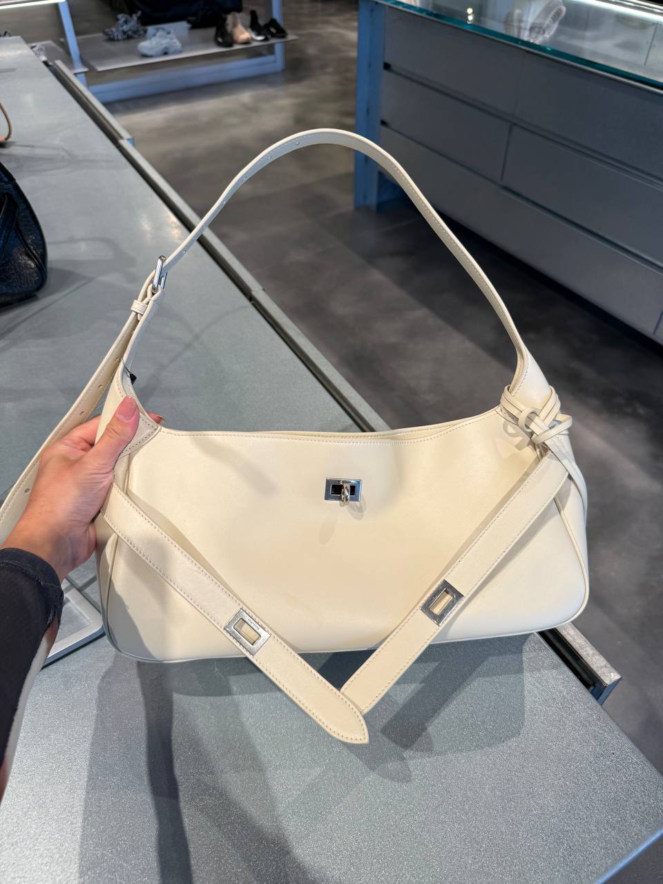 BALENCIAGA