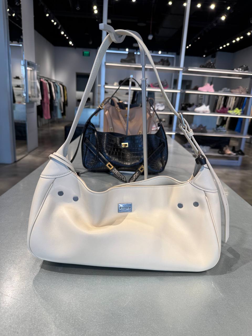 BALENCIAGA