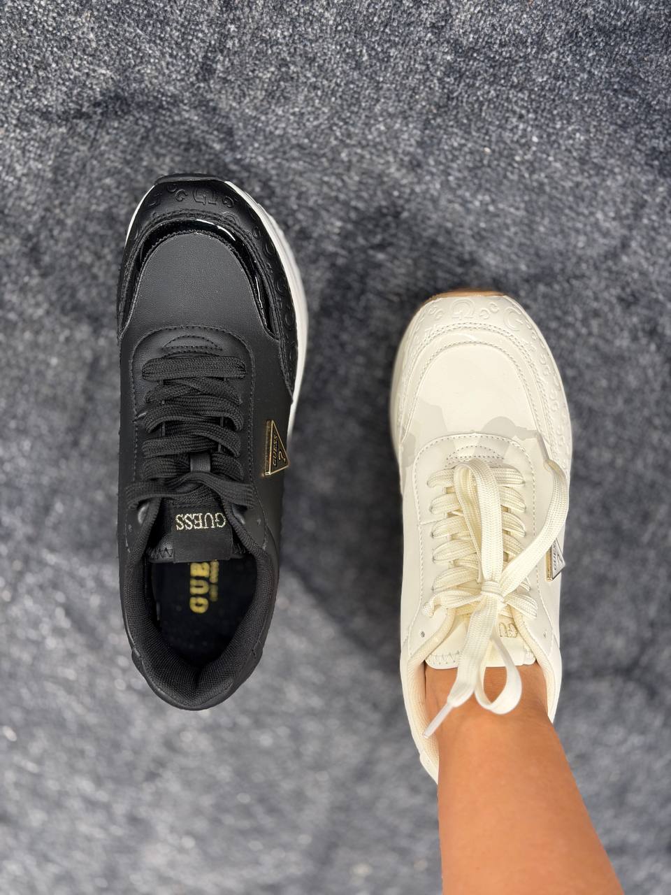 GUESS 🏷️ 74$