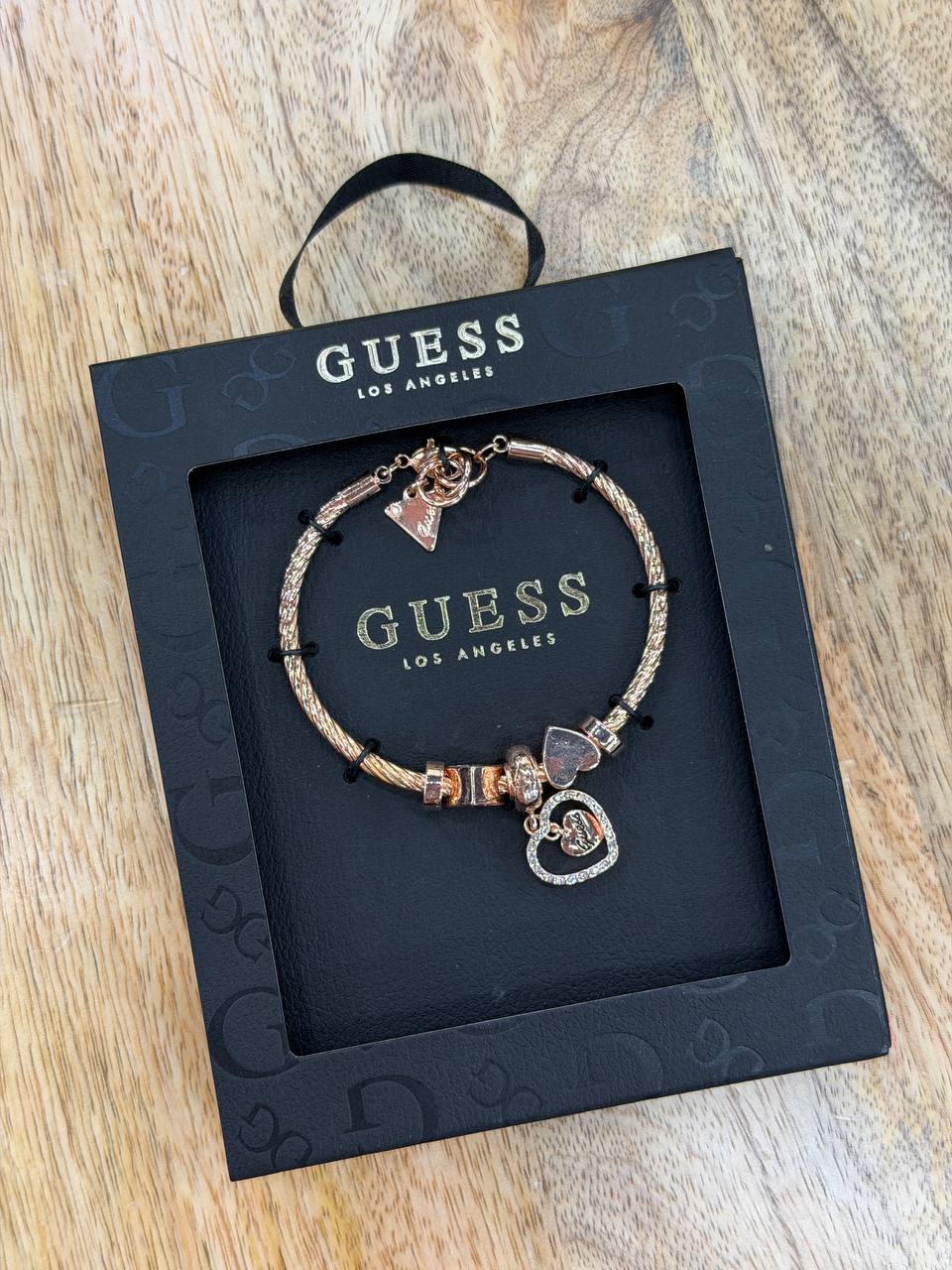 GUESS 🏷️ 25$