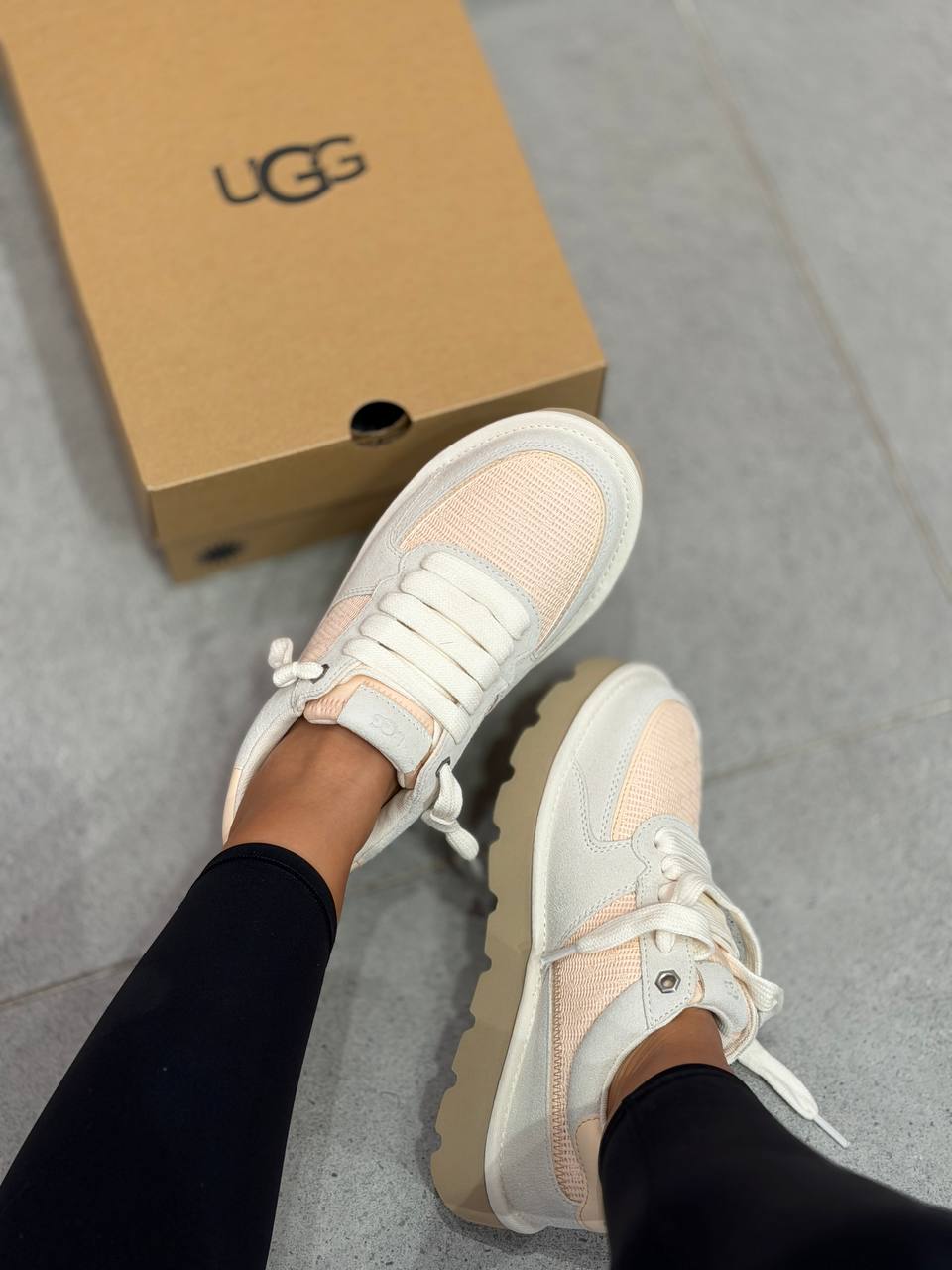 UGG 🏷️ 64$