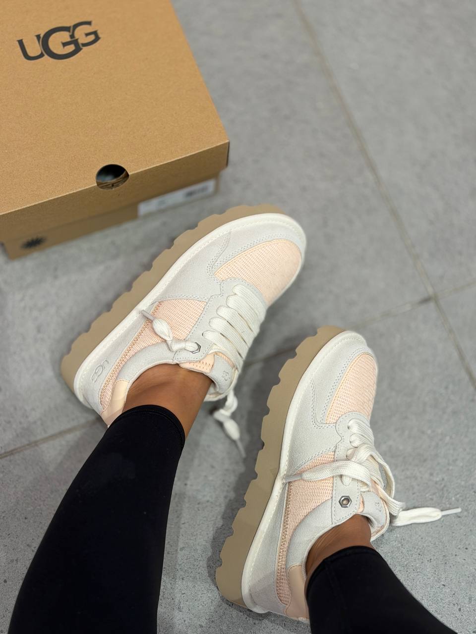 UGG 🏷️ 64$