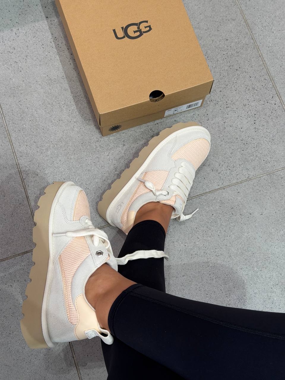 UGG 🏷️ 64$