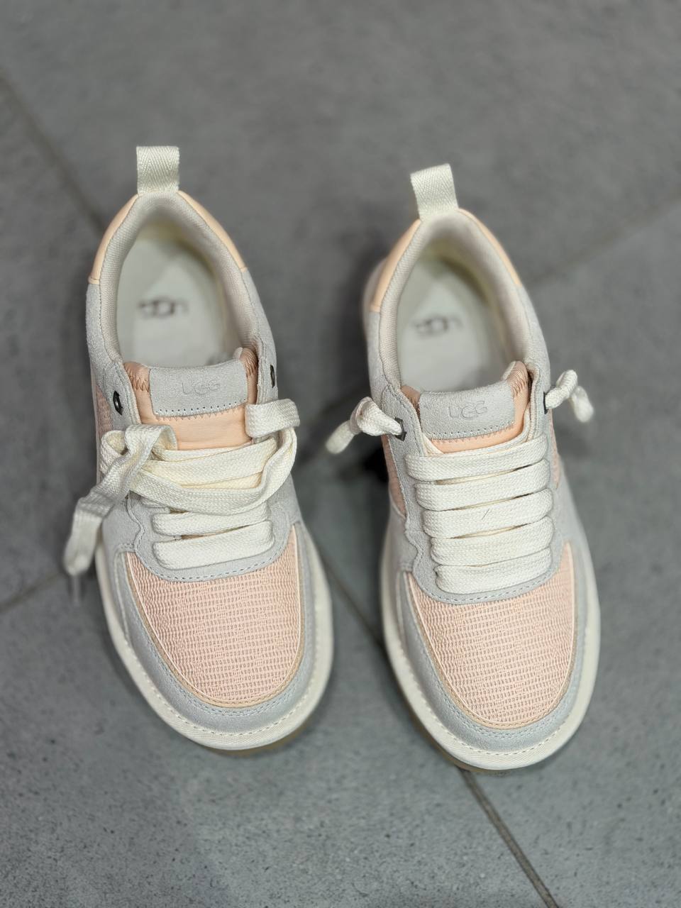 UGG 🏷️ 64$