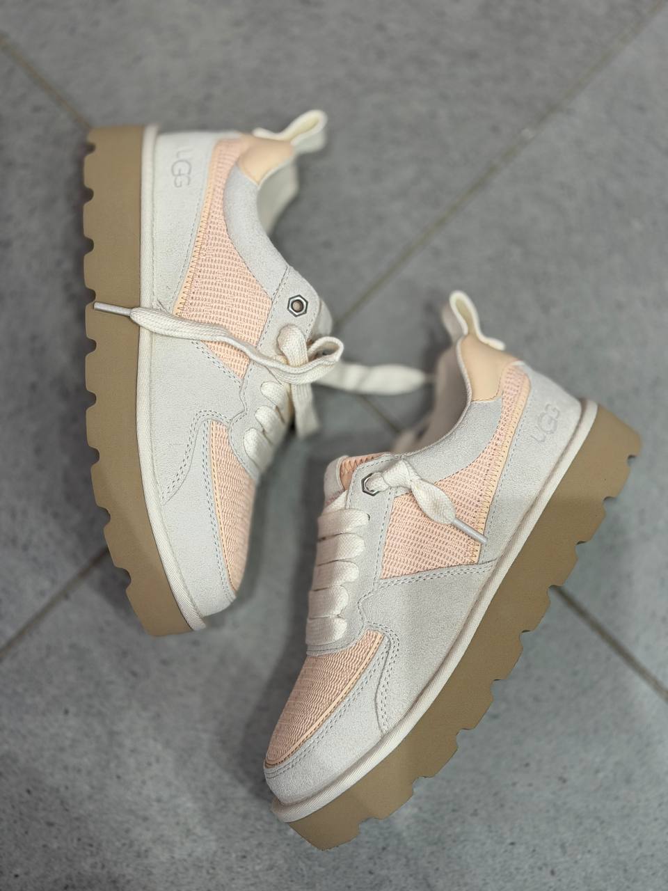 UGG 🏷️ 64$