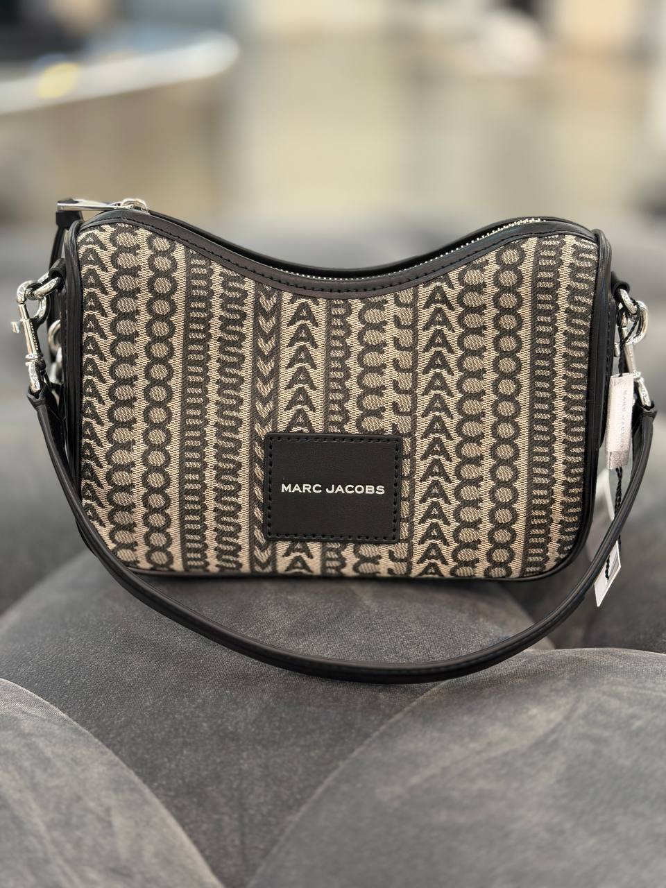 MARC JACOBS