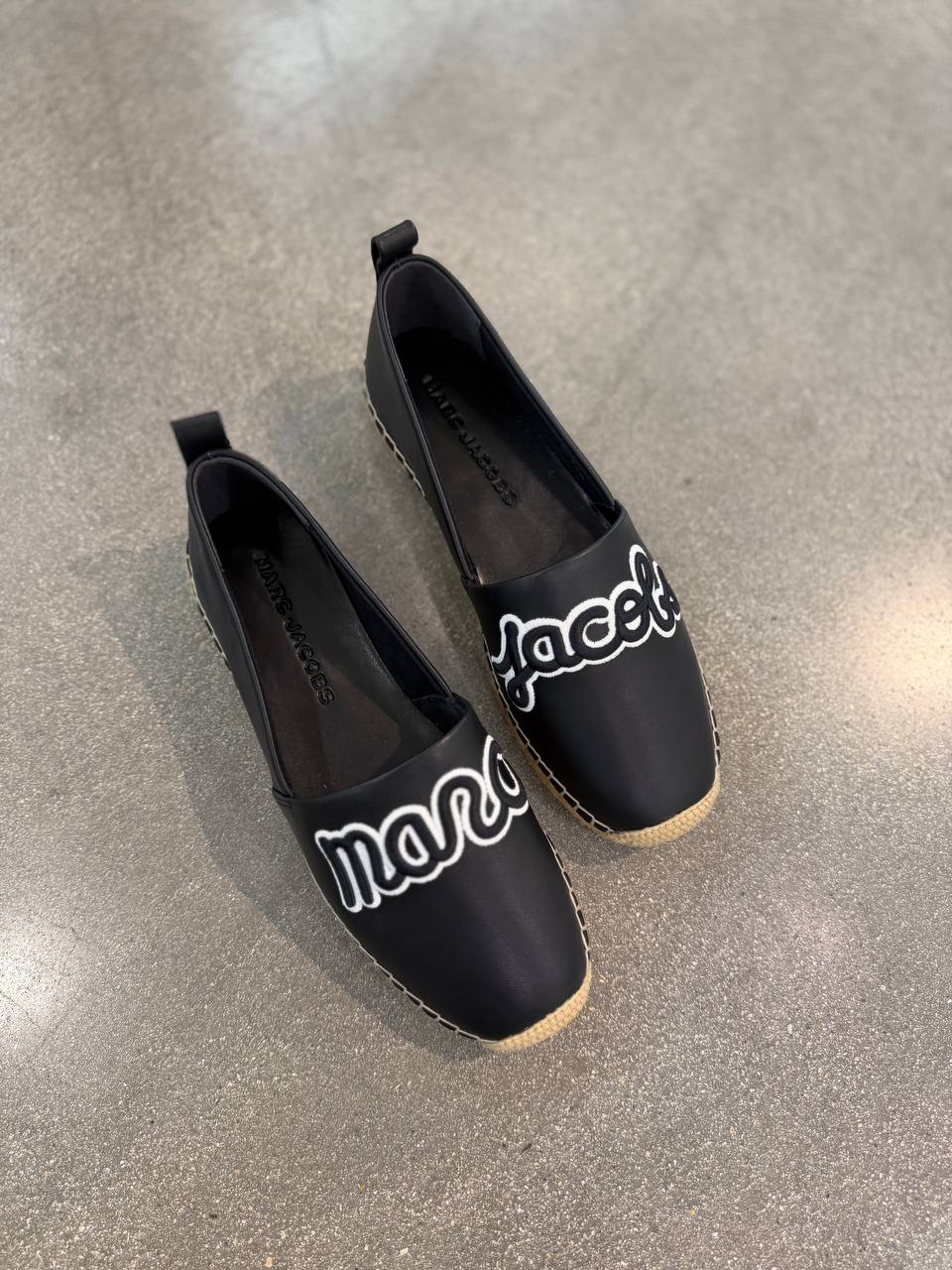 MARC JACOBS 🏷️132$