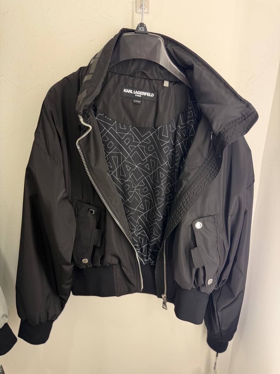 KARL LAGERFELD 🏷️ 81$