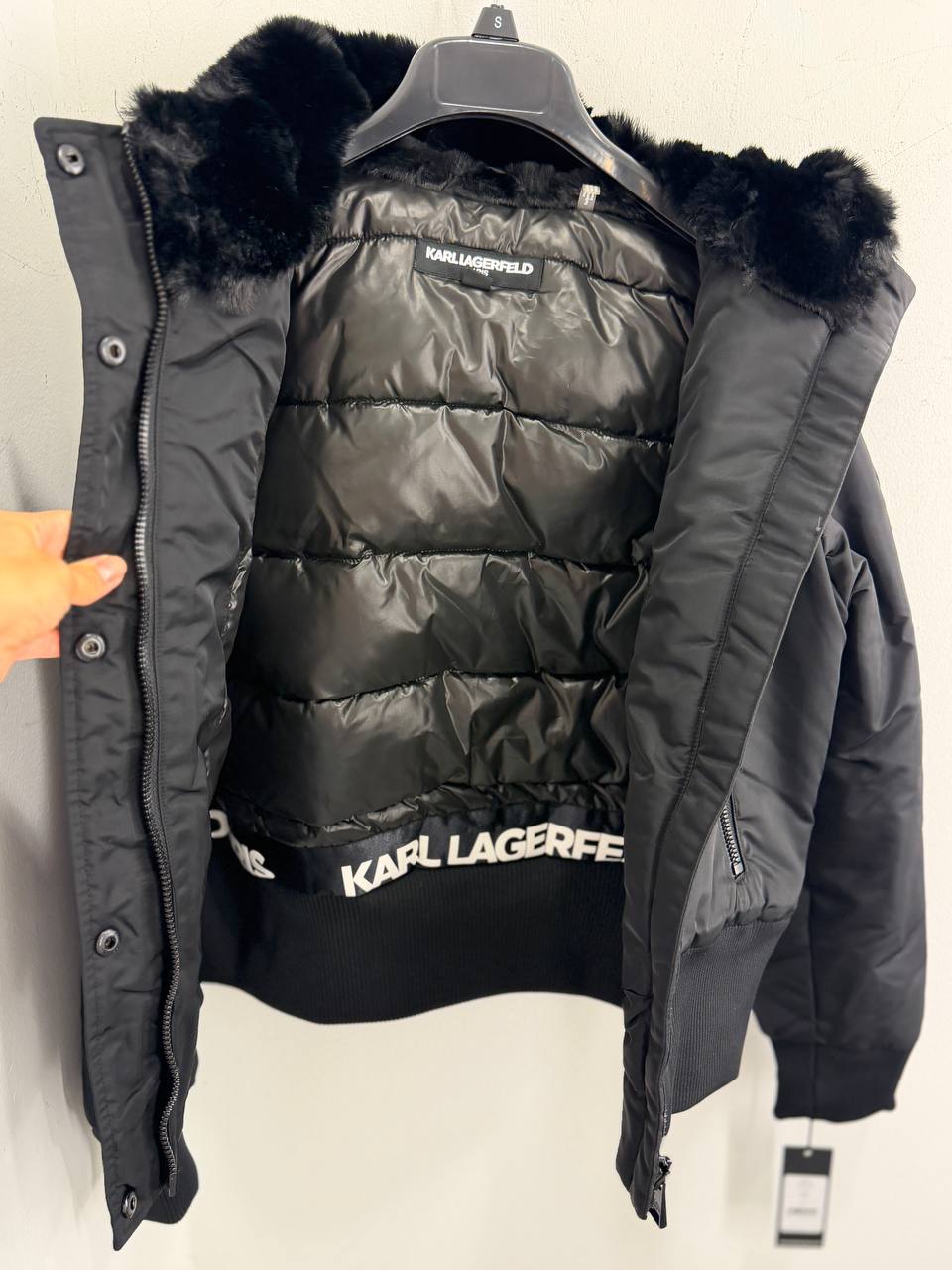 KARL LAGERFELD 🏷️ 62$