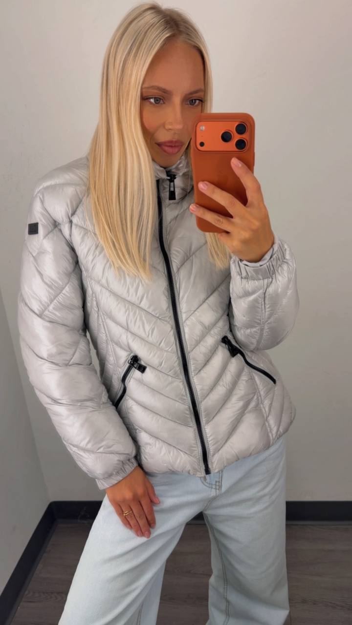 KARL LAGERFELD 🏷️ 61$