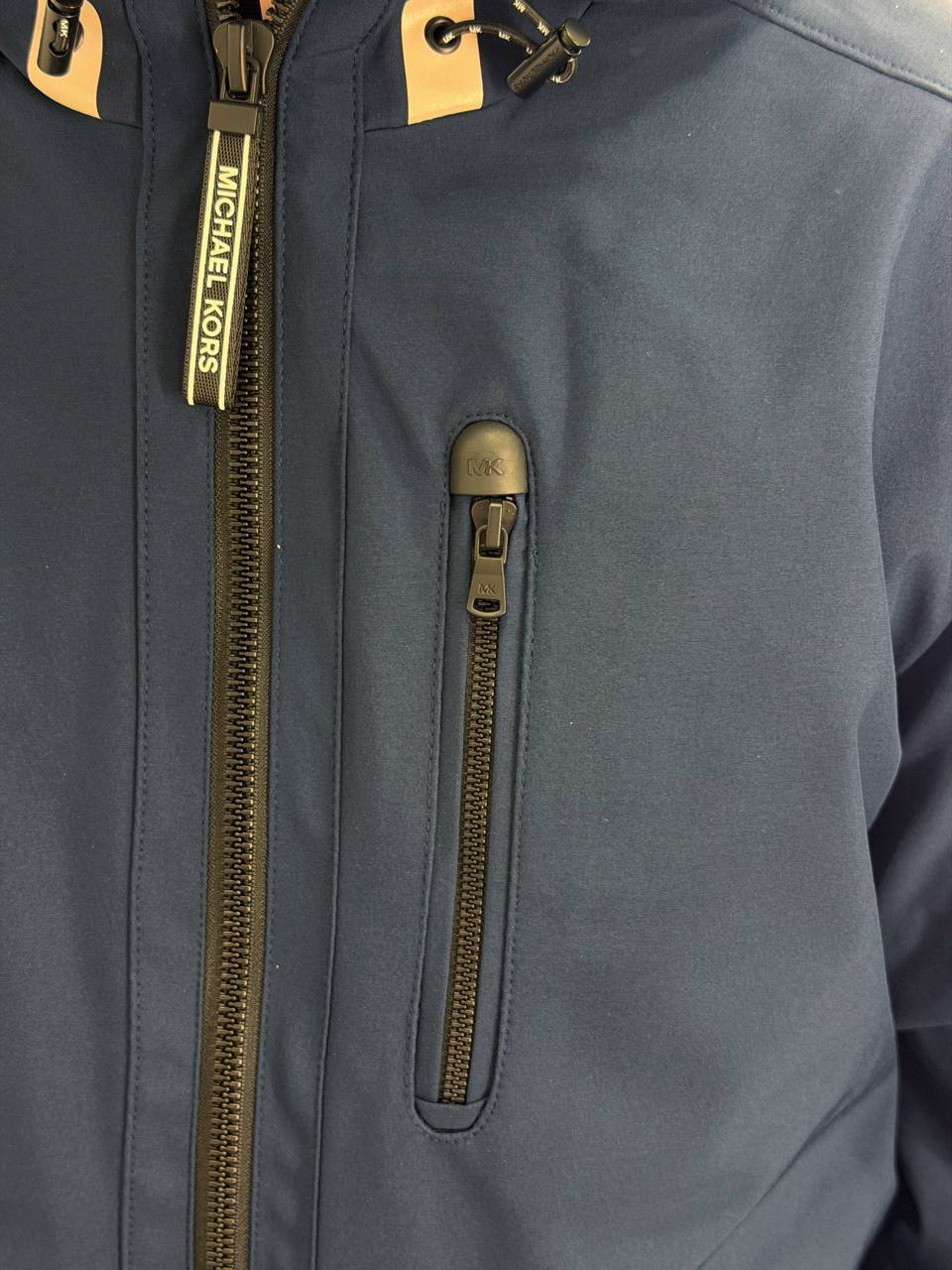 MICHAEL KORS 🏷️ 62$