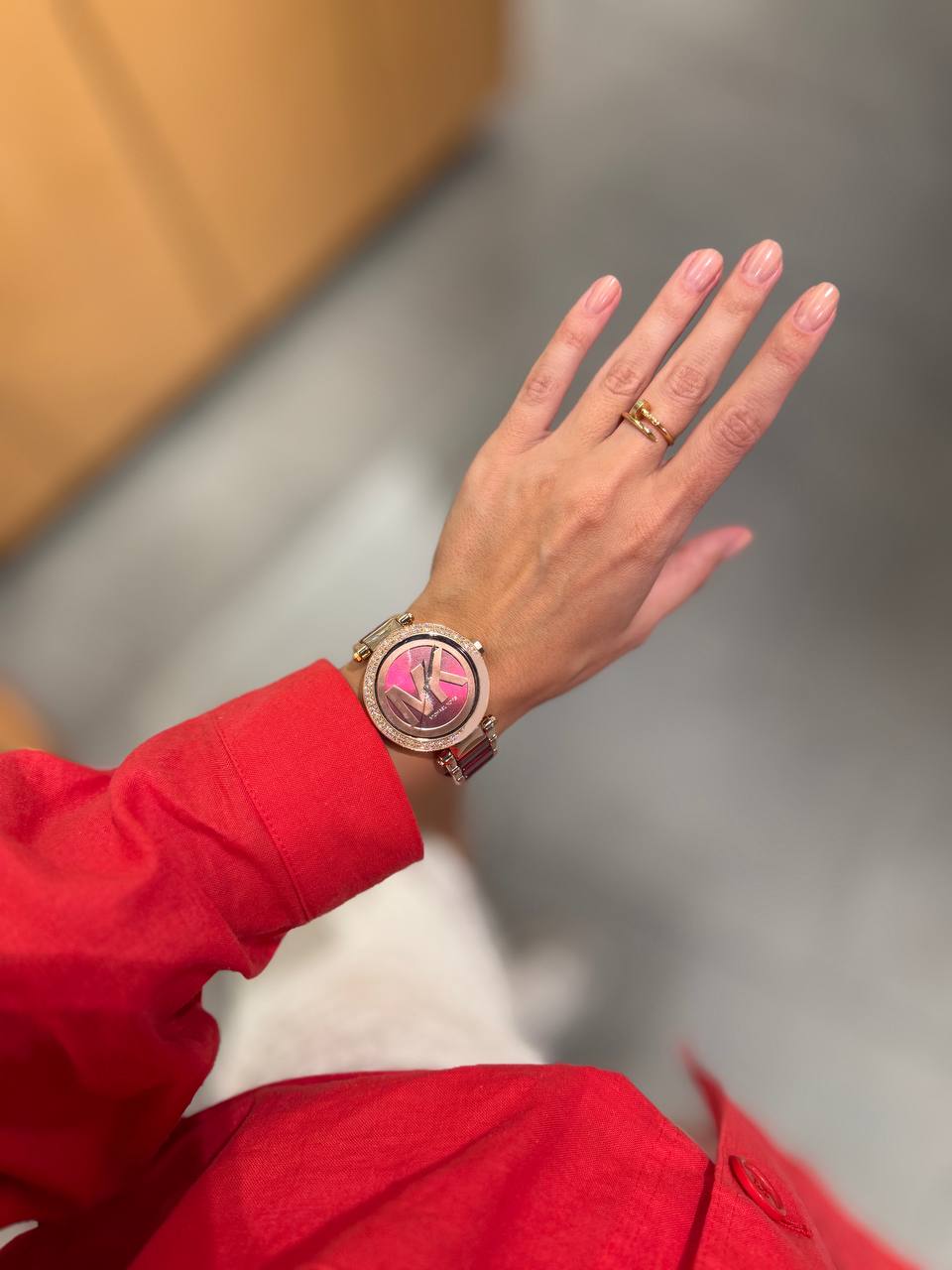 MICHAEL KORS 🏷️ 162$