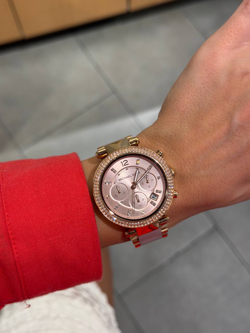 MICHAEL KORS 🏷️ 162$