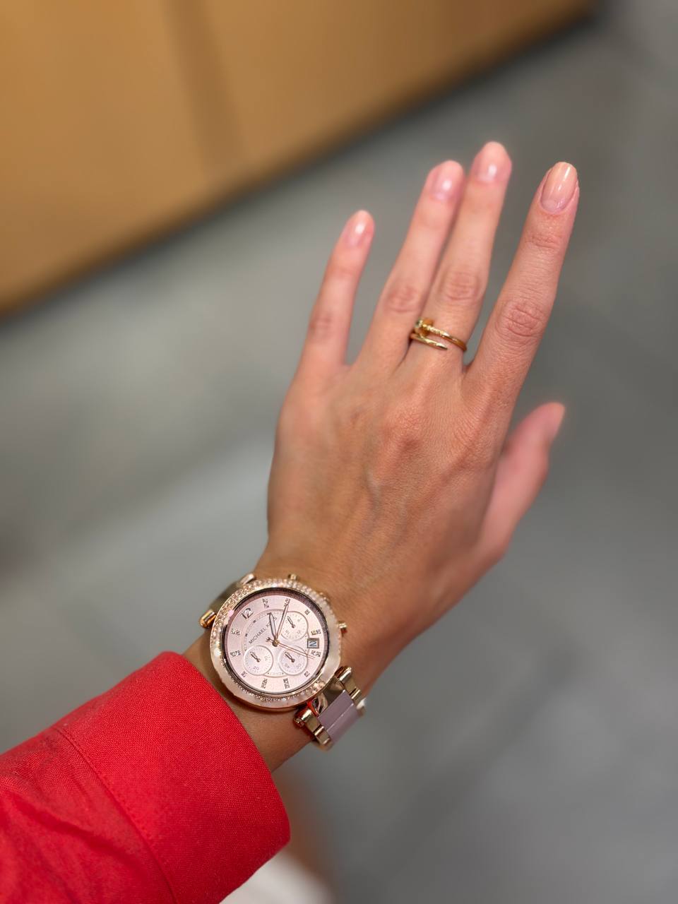 MICHAEL KORS 🏷️ 162$