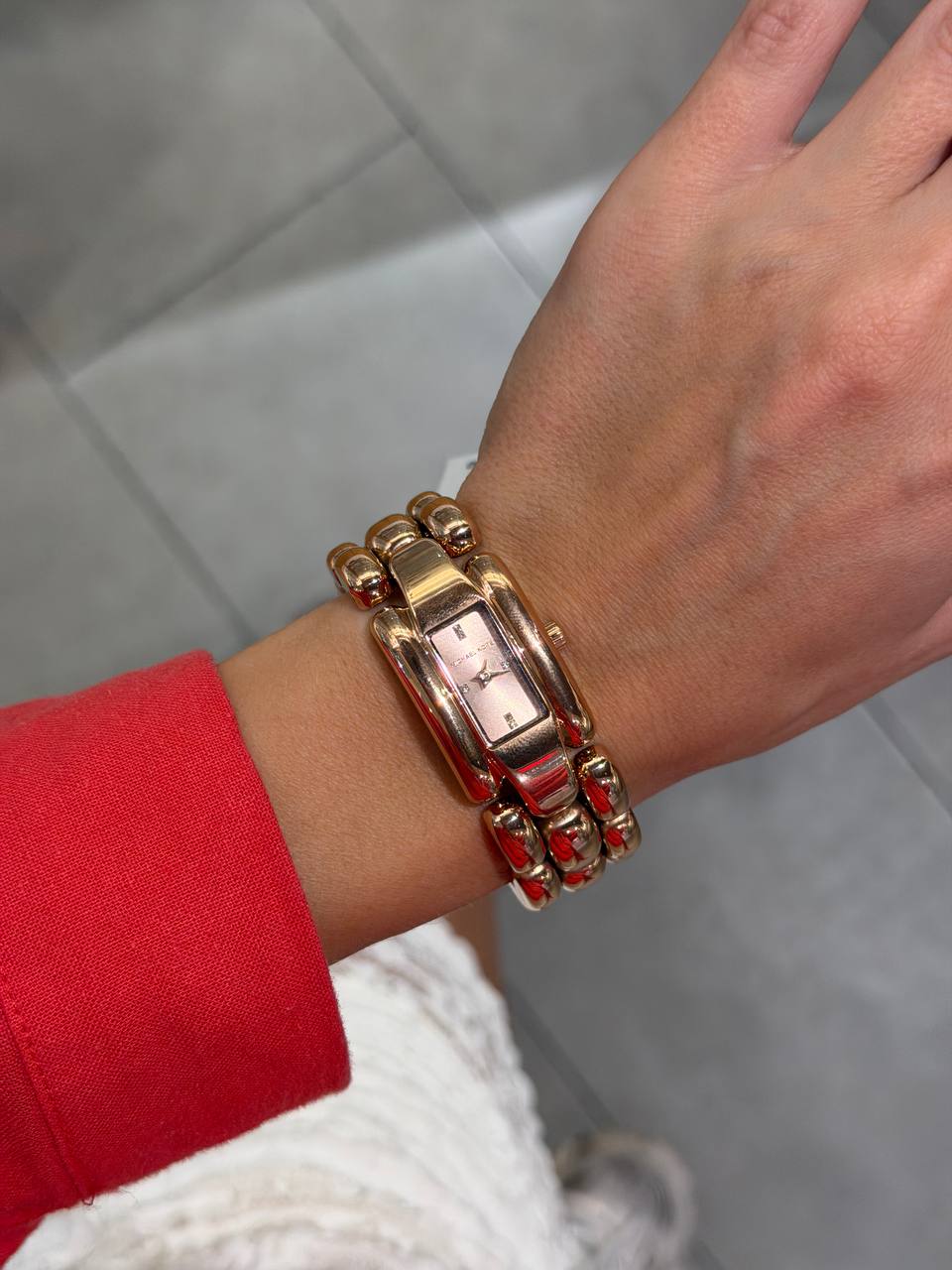 MICHAEL KORS 🏷️ 137$