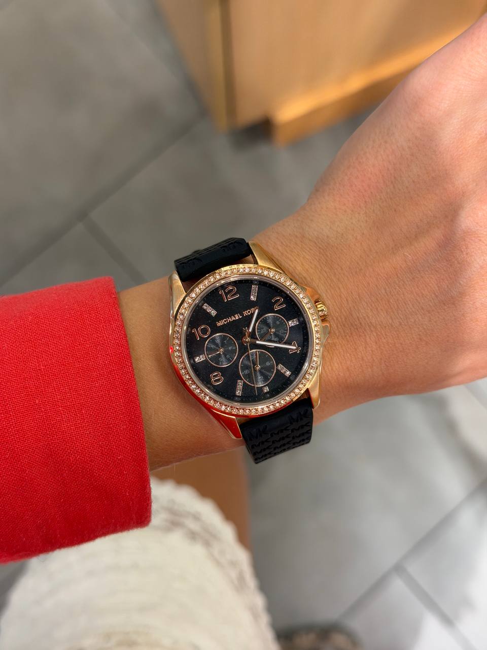 MICHAEL KORS 🏷️ 137$
