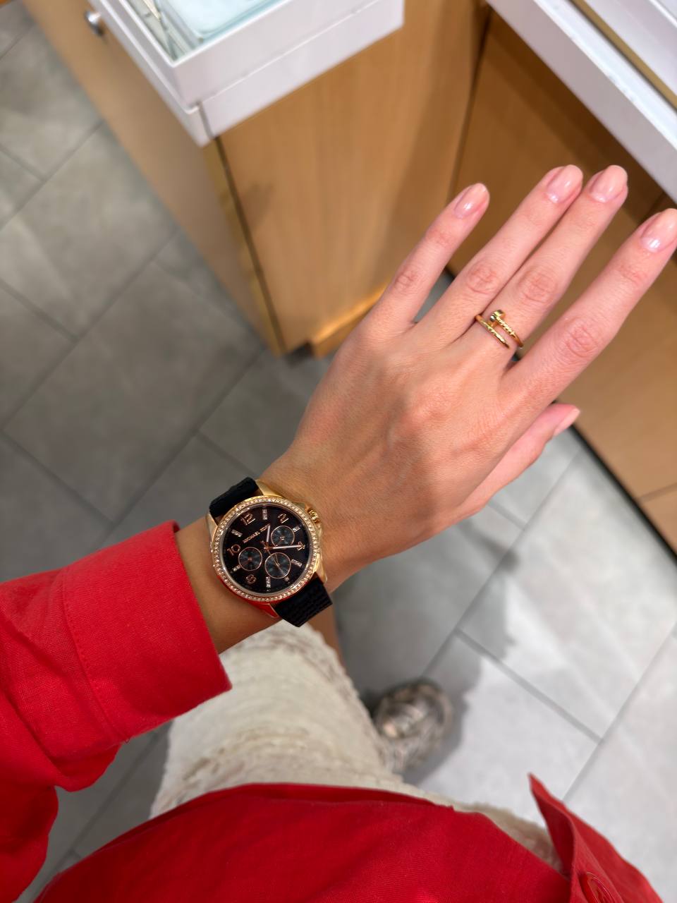 MICHAEL KORS 🏷️ 137$