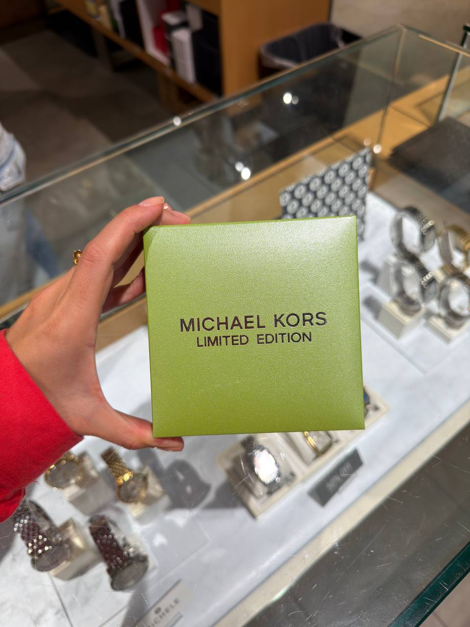 MICHAEL KORS 🏷️ 148$