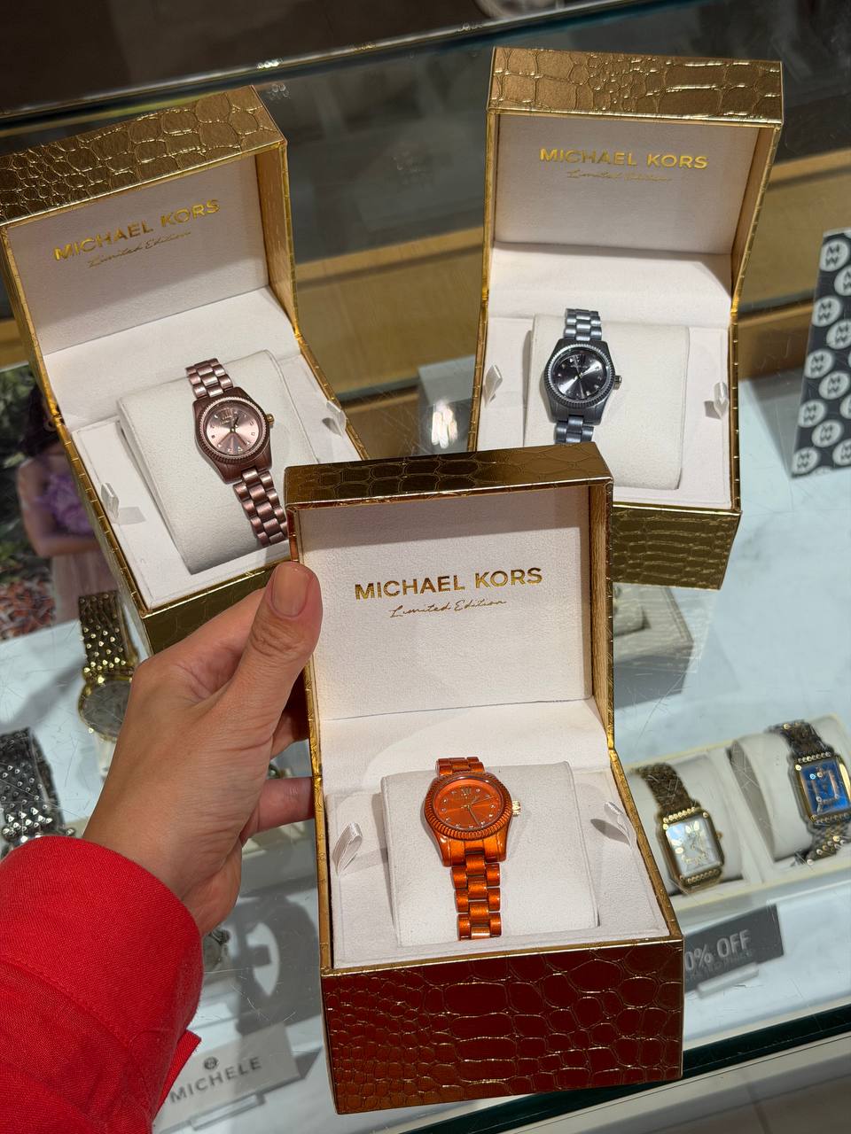 MICHAEL KORS 🏷️ 126$