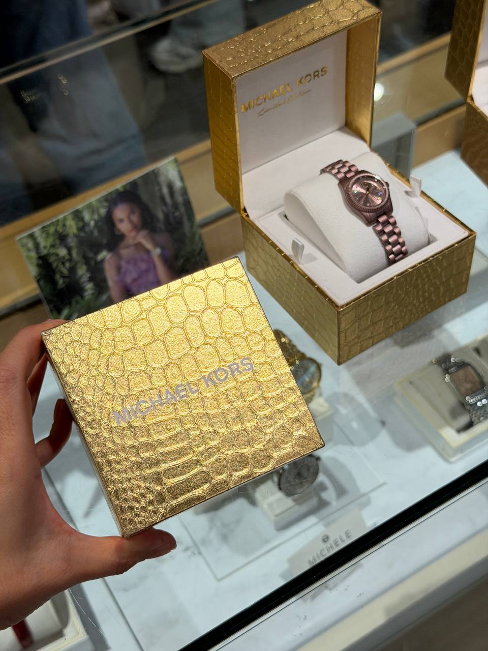 MICHAEL KORS 🏷️ 126$