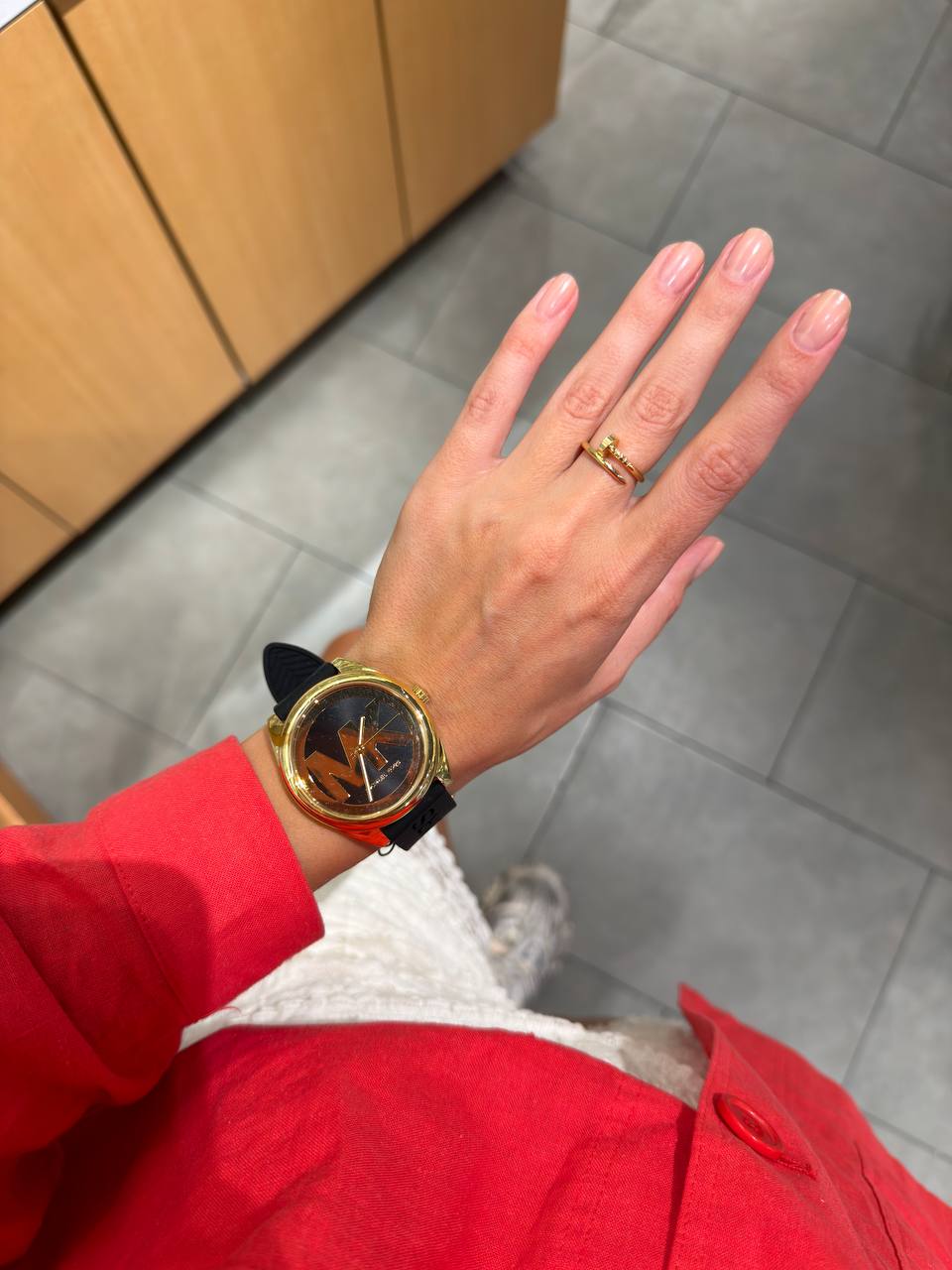 MICHAEL KORS 🏷️ 137$
