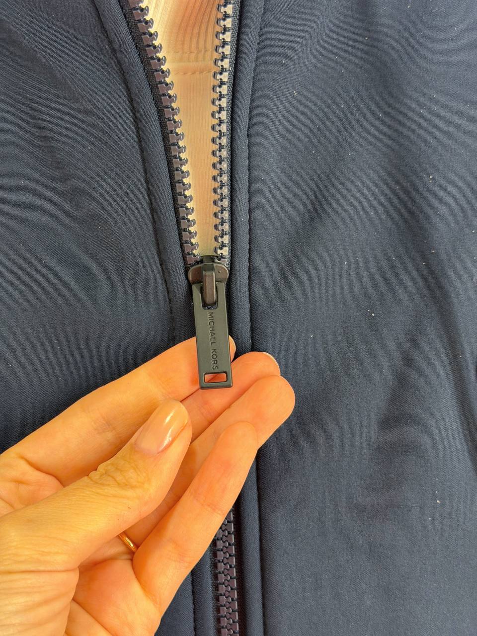 MICHAEL KORS 🏷️ 61$