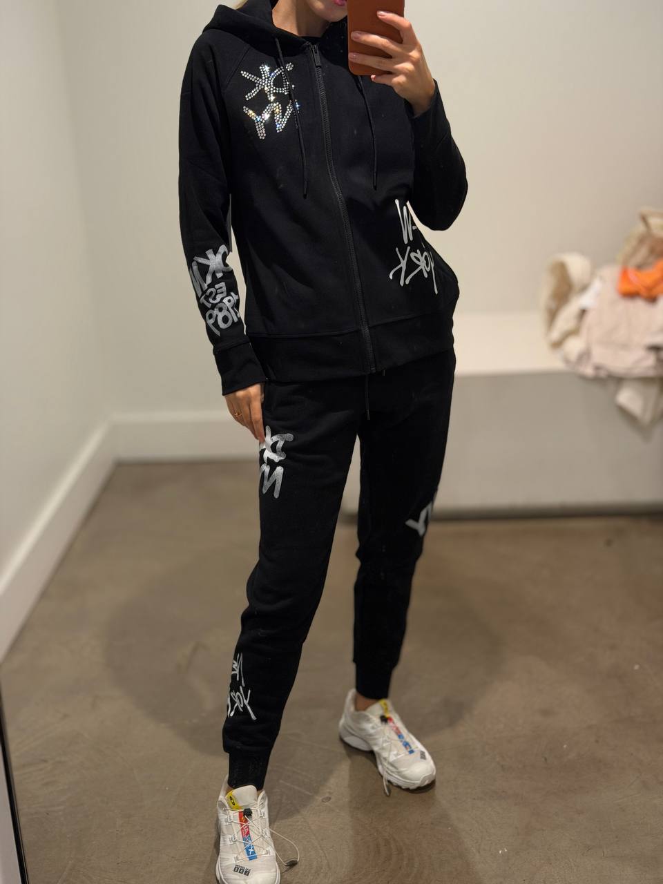 DKNY