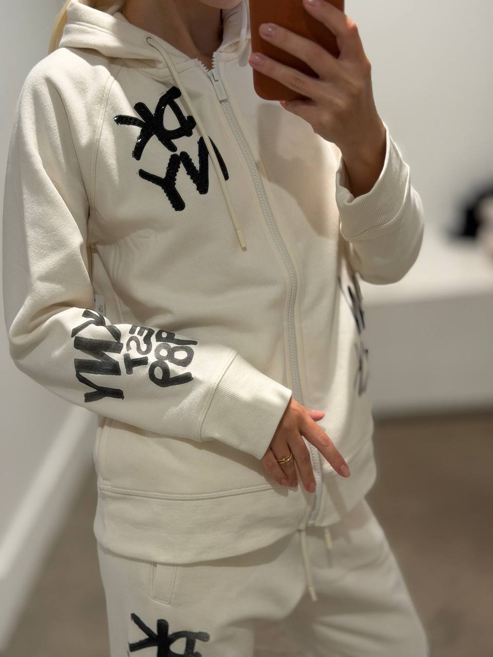 DKNY