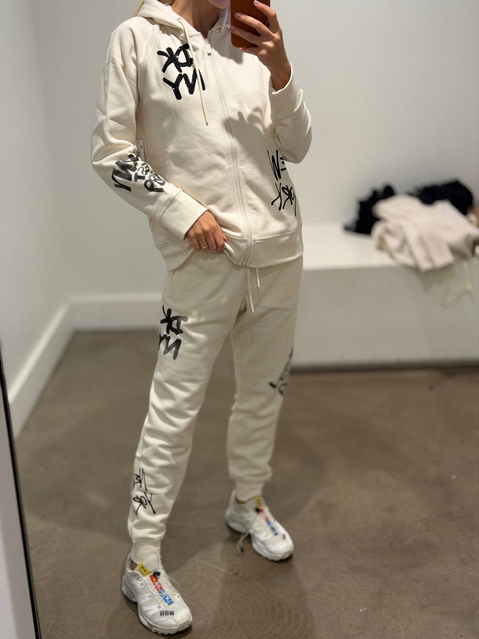 DKNY