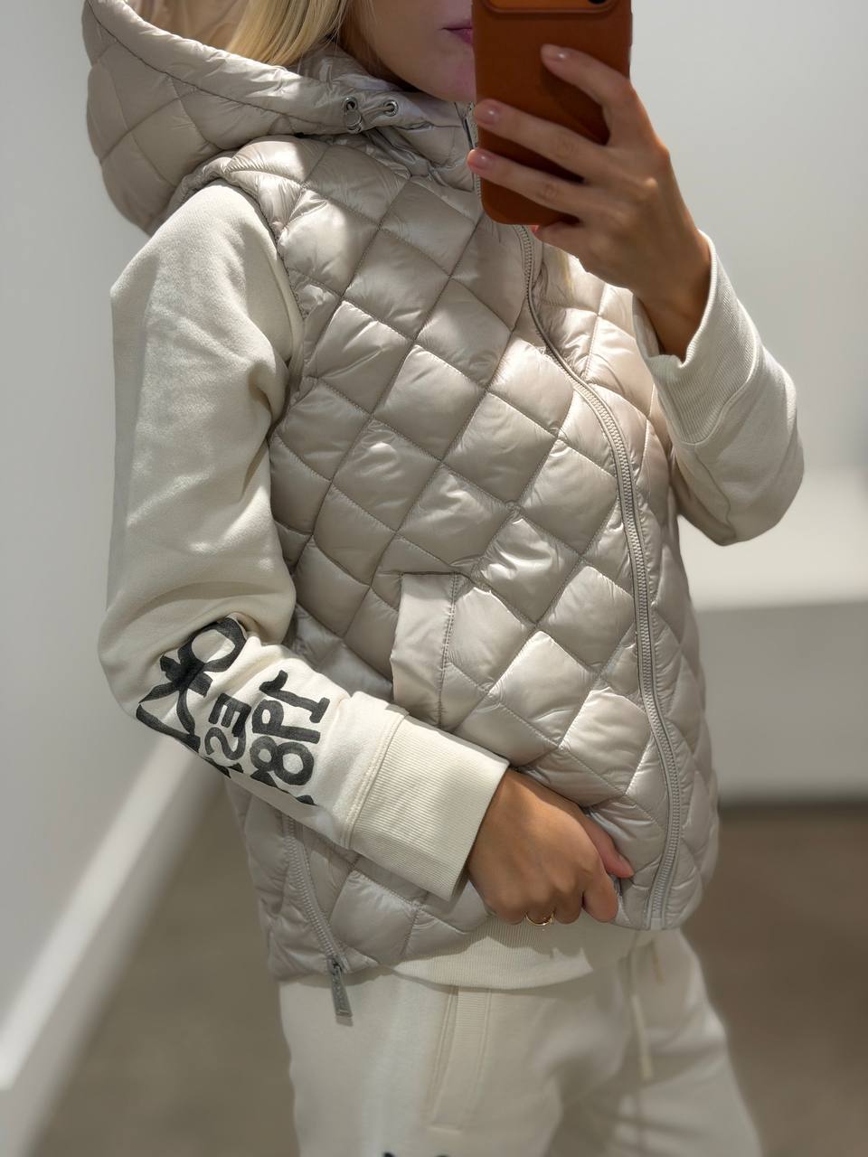 DKNY 🏷️ 72$ (на Насте M)
