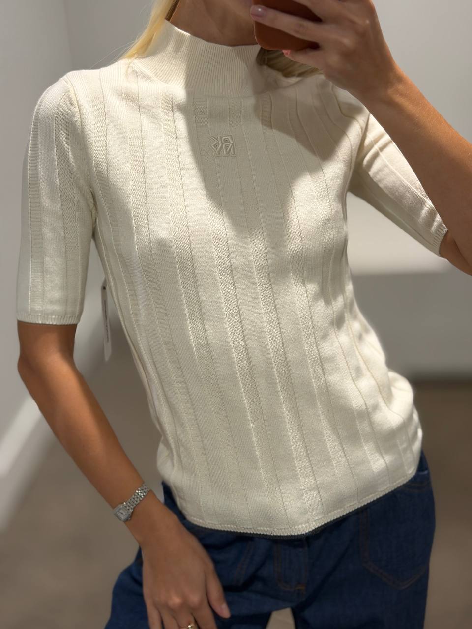 DKNY