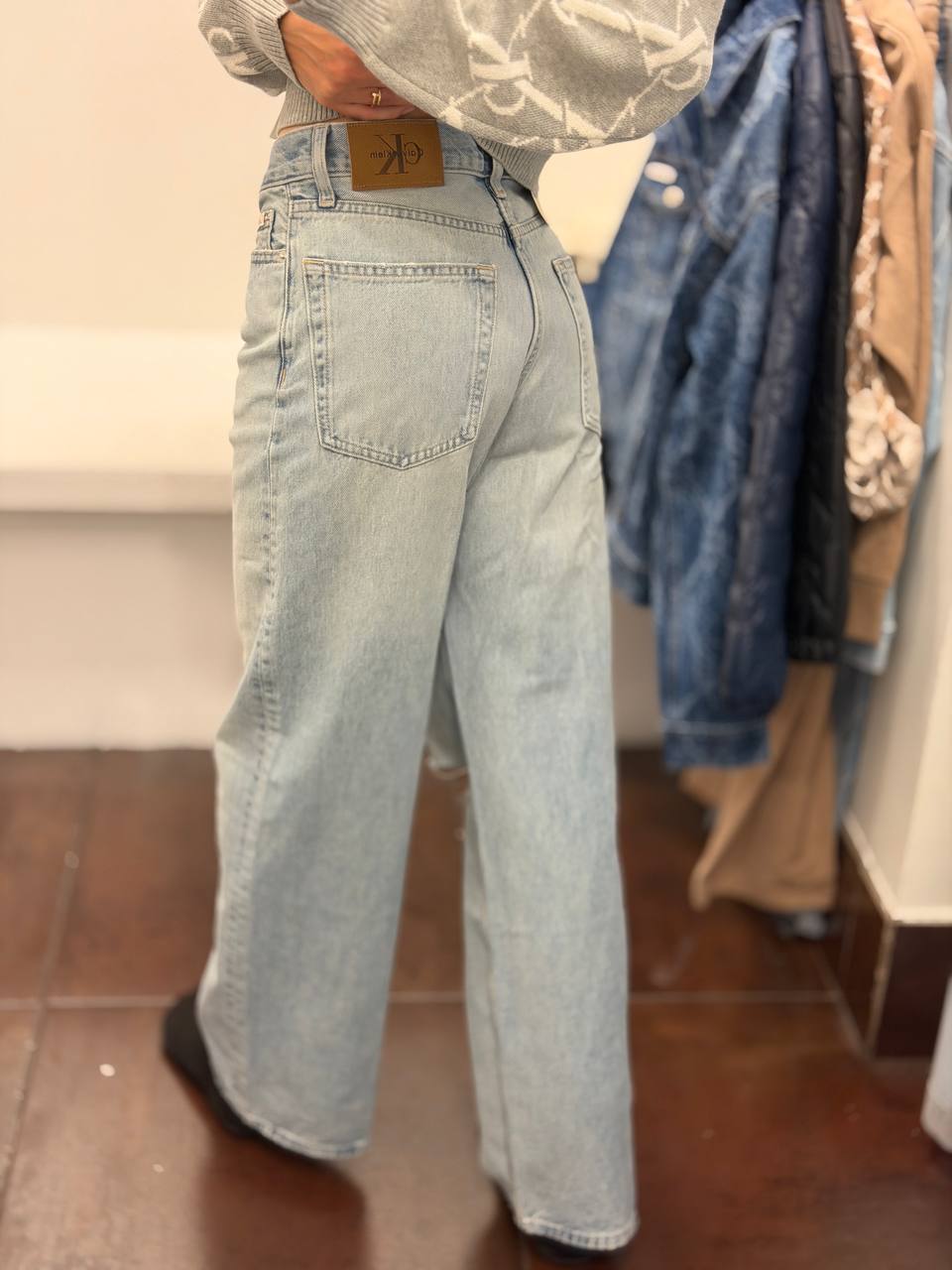 CALVIN KLEIN 🏷️ 73$