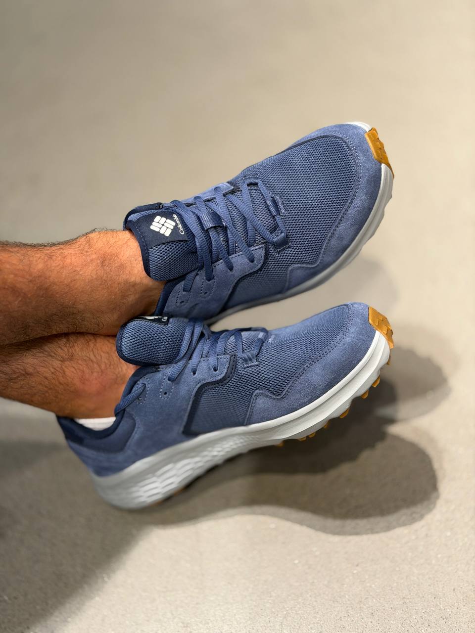 COLUMBIA 🏷️ 53$