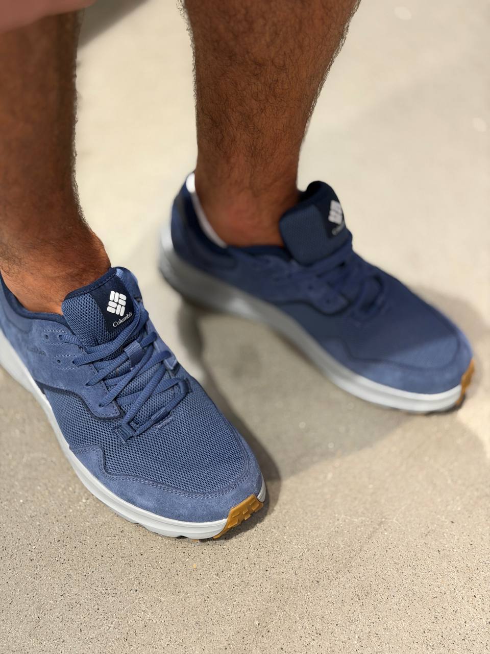 COLUMBIA 🏷️ 53$