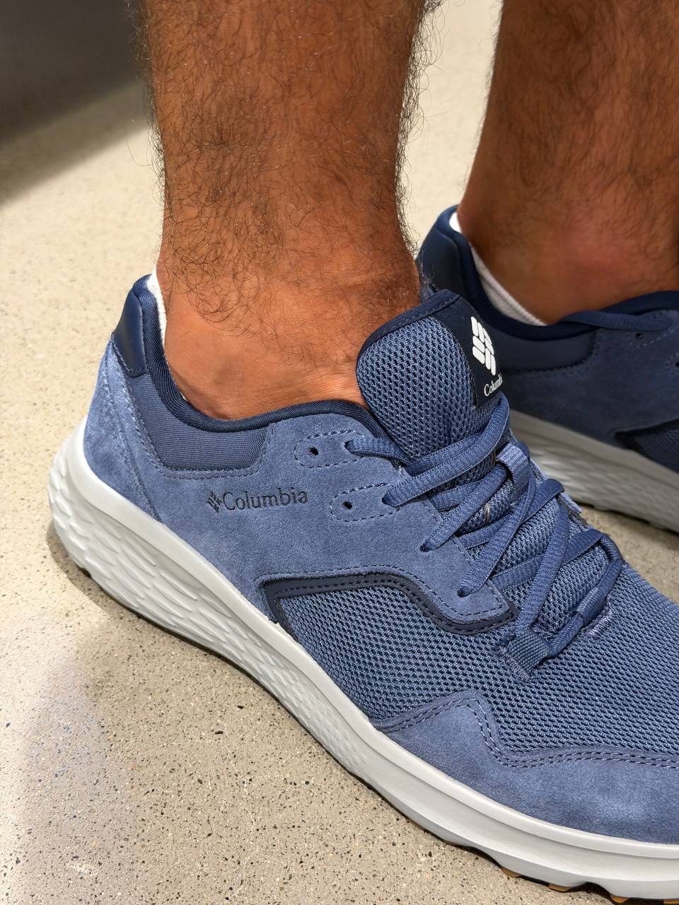 COLUMBIA 🏷️ 53$