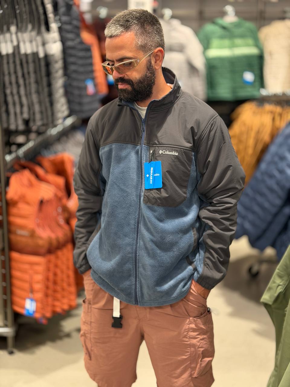 COLUMBIA 🏷️ 52$