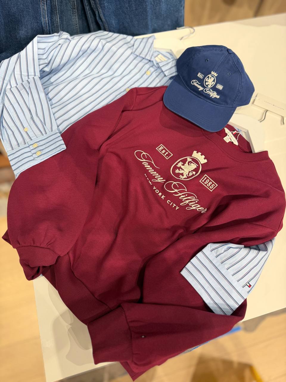 TOMMY HILFIGER