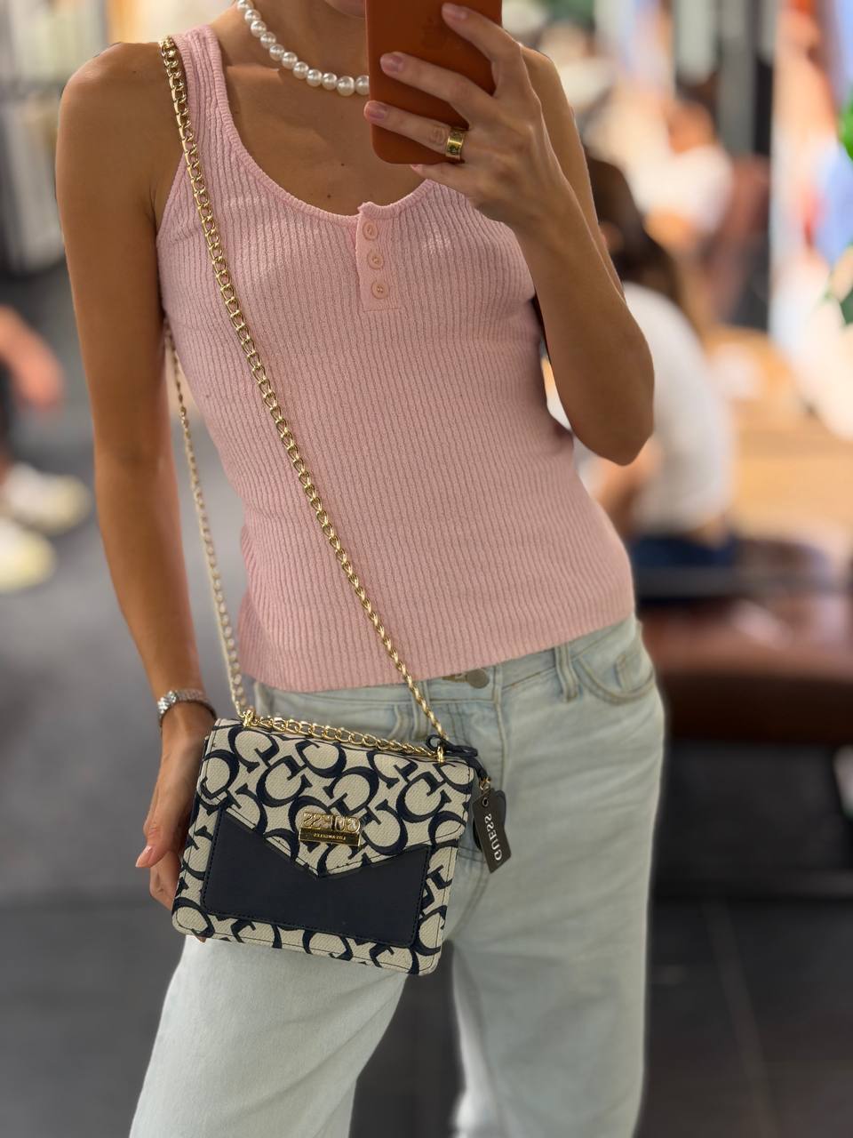 GUESS 🏷️ 45$