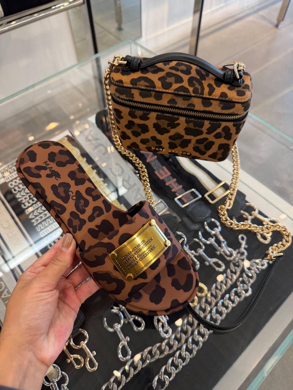 MARC JACOBS