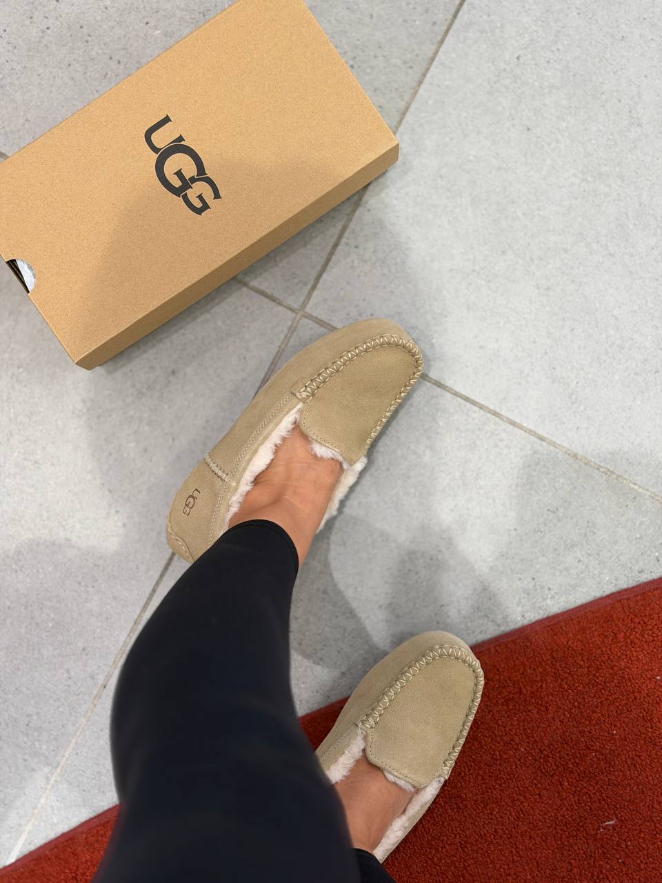 UGG 🏷️ 112$