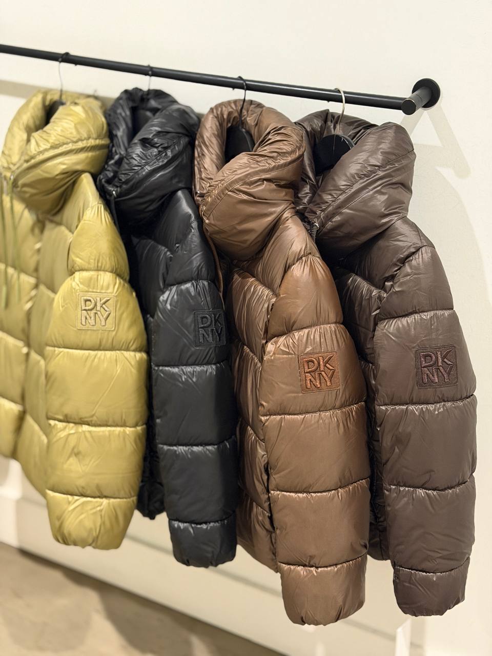 DKNY 🏷️ 104$