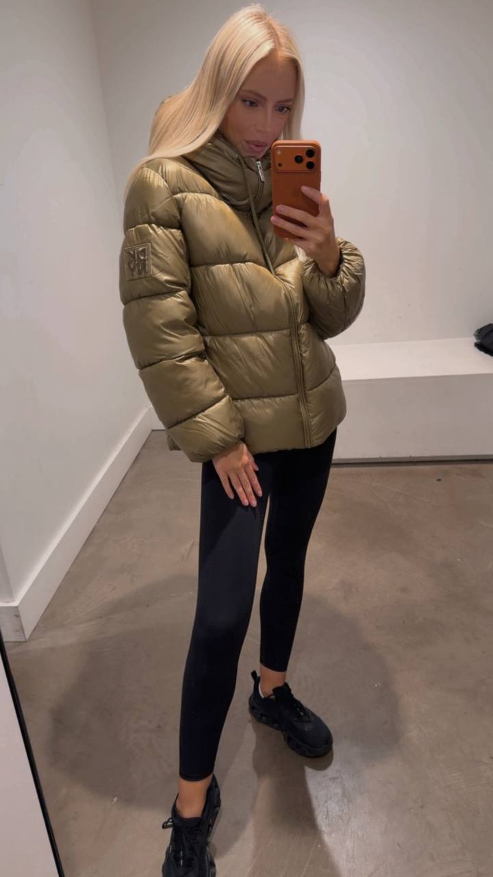 DKNY 🏷️ 104$