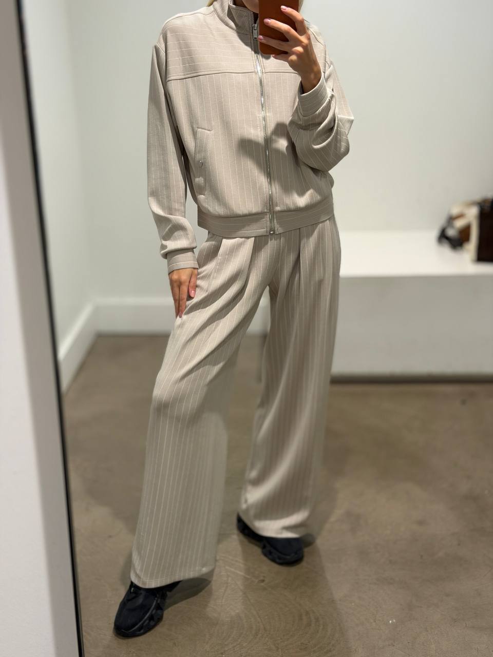 DKNY