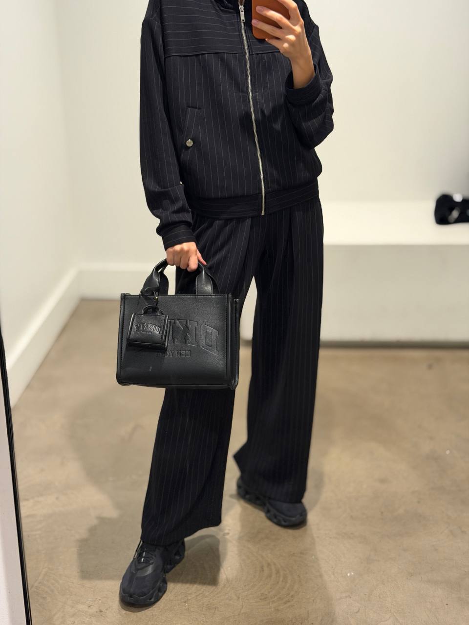 DKNY