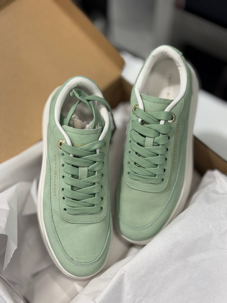 TOMMY HILFIGER 🏷️ 63$